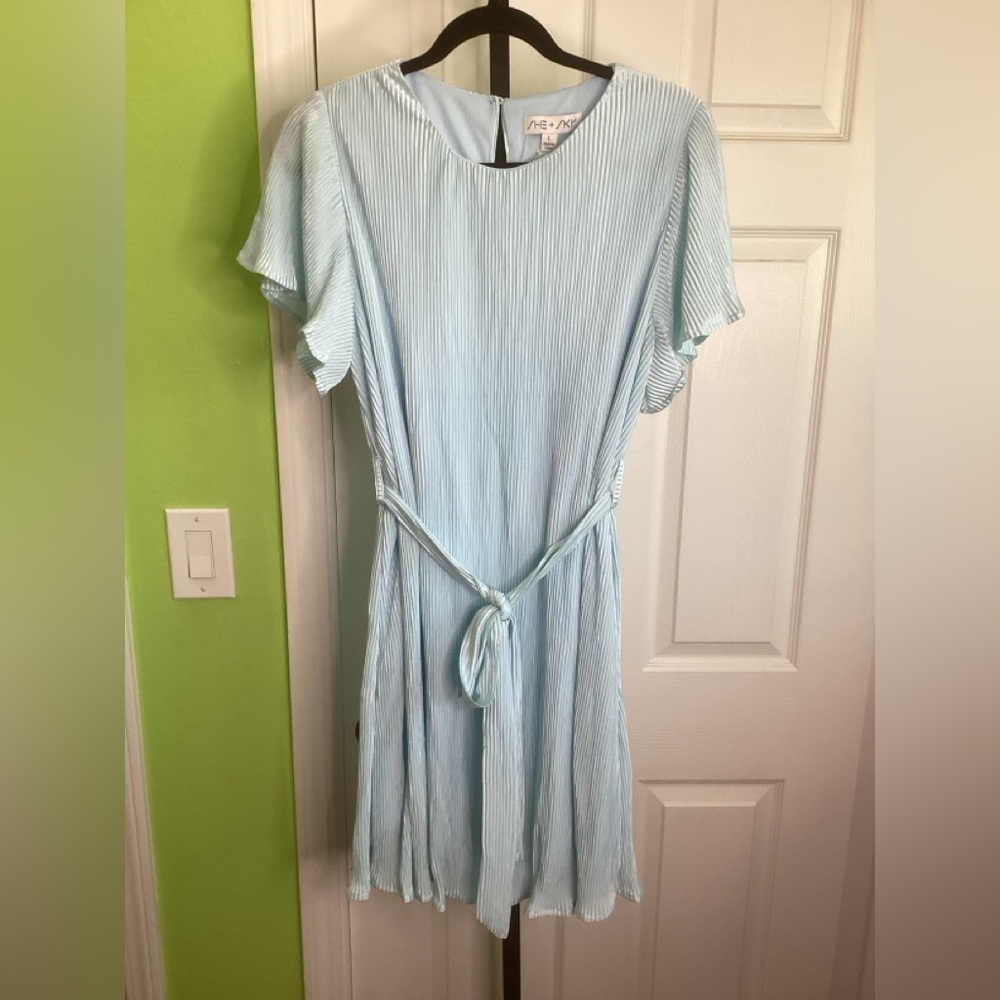 She + Sky Light Blue Dress with Tie Waist, size Large, NWT